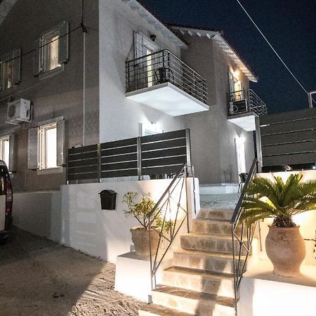 Angelos Apartments ลิคชูรี ภายนอก รูปภาพ